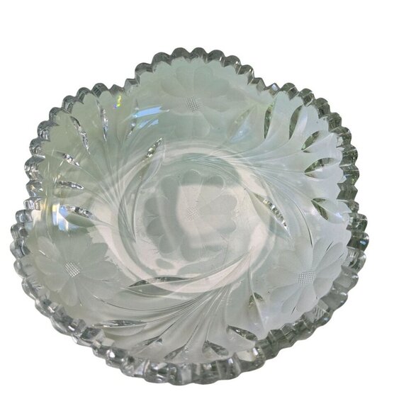Vintage Lead Crystal Etched Wheel Cut Daisies Cut Glass Leaf Trinket Candy Dish - Picture 1 of 5